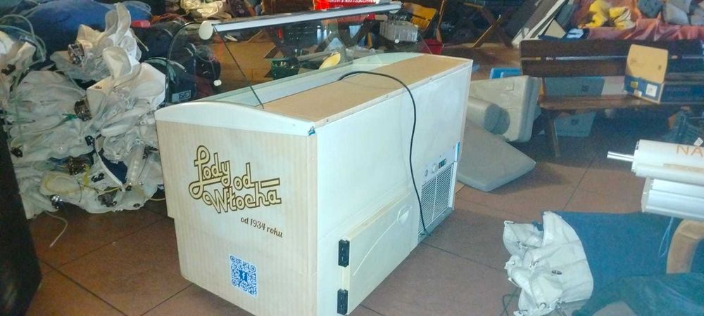 Witryna mroźnicza / Lada do lodów