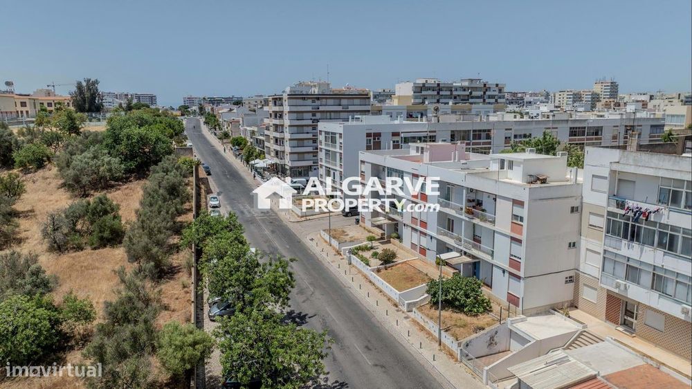 Apartamento T2 Totalmente Renovado com Acabamentos de Qualidade em Far — Faro (Sé E São Pedro), Faro