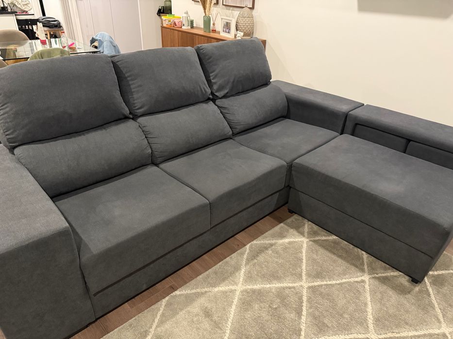 Sofá com chaise longue