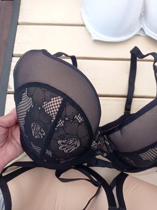 Бюзгалтери дуже красиві лівчики