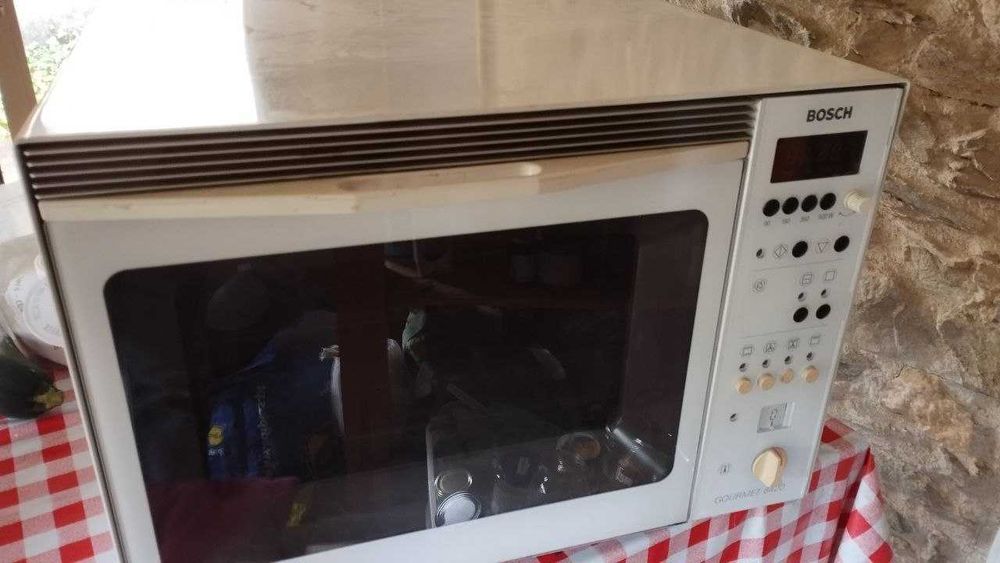 Micro-ondas Bosch HMG 8420 com Grill – Bom Estado