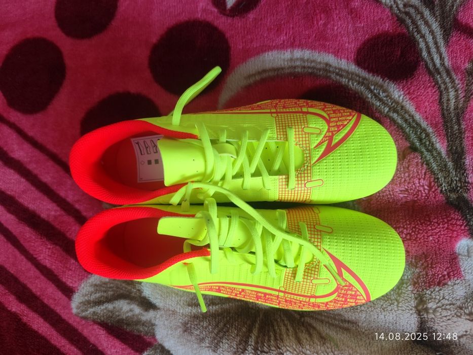 Sprzedam buty do gry w pilke