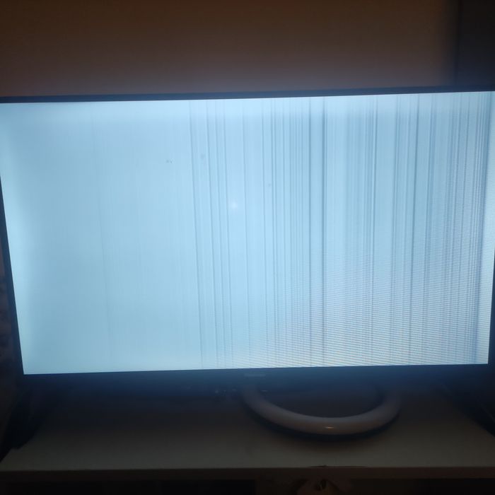 Smart TV Hisense 32" com avaria