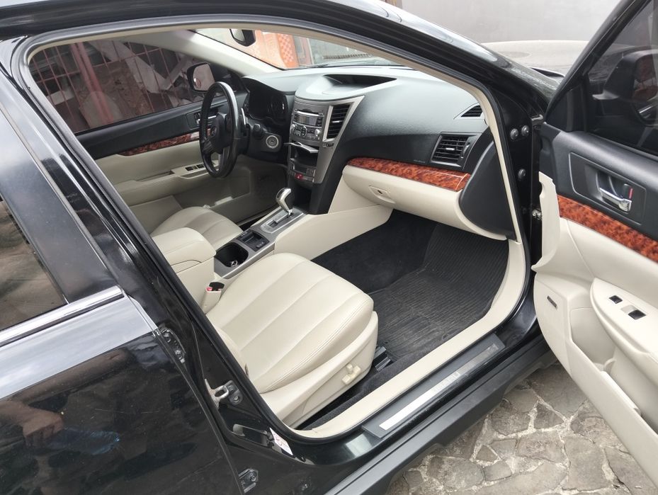 Продам  Subaru Outback 2010