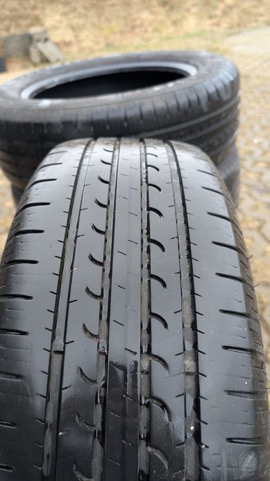 Opony Goodyear EfficientGrip SUV 215/60R17