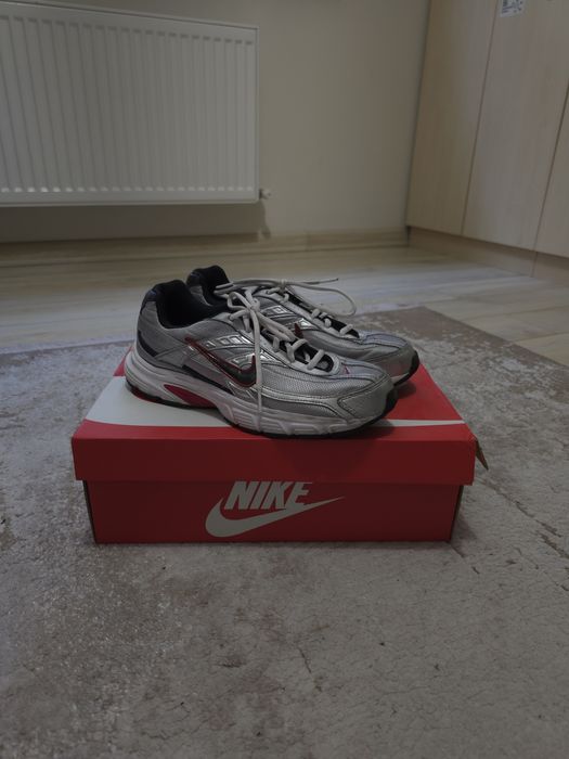 Продам кроссовки Nike