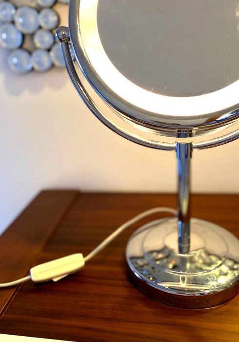 Espelho de Maquiagem com Luz LED e Aumento – Dupla Face