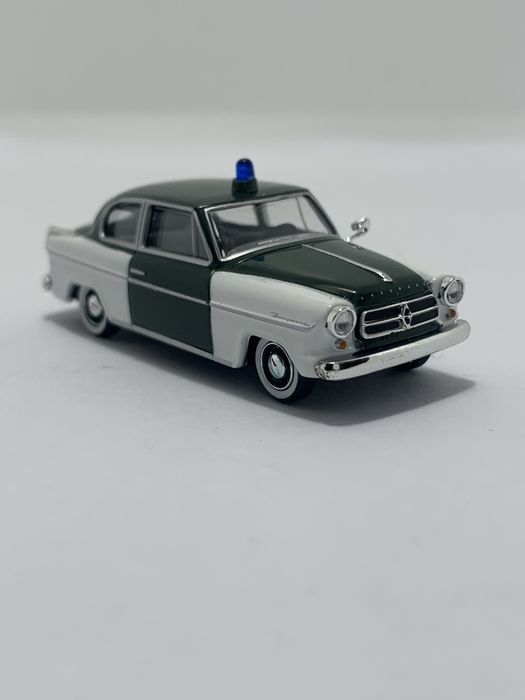 Borgward Isabella da Herpa escala 1/87