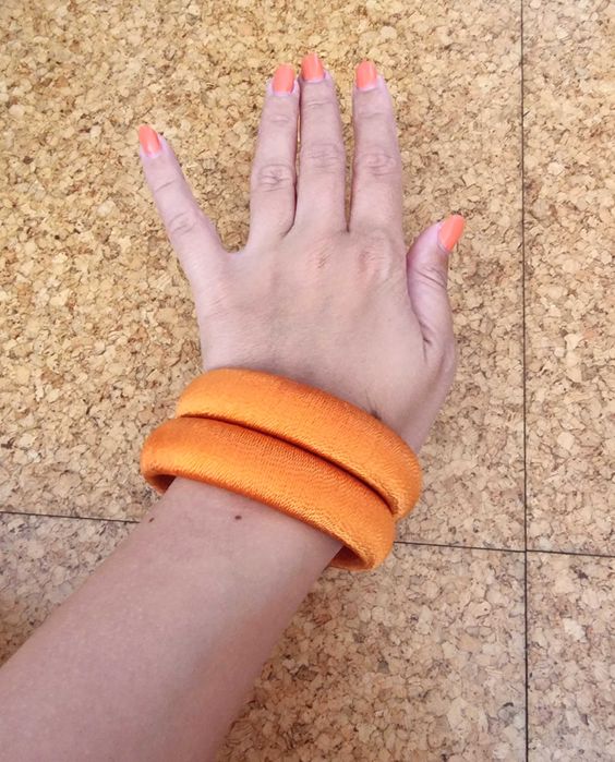 Conjunto de duas pulseiras laranja