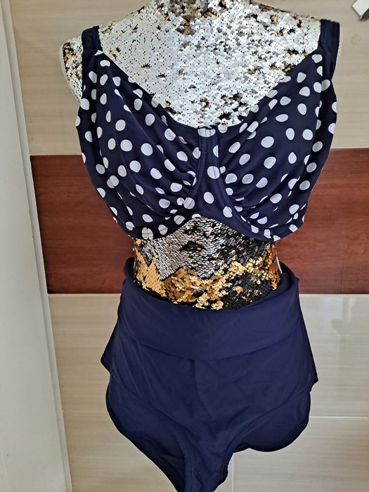 Sliczny strój kompielowy dwuczęściowy damski.