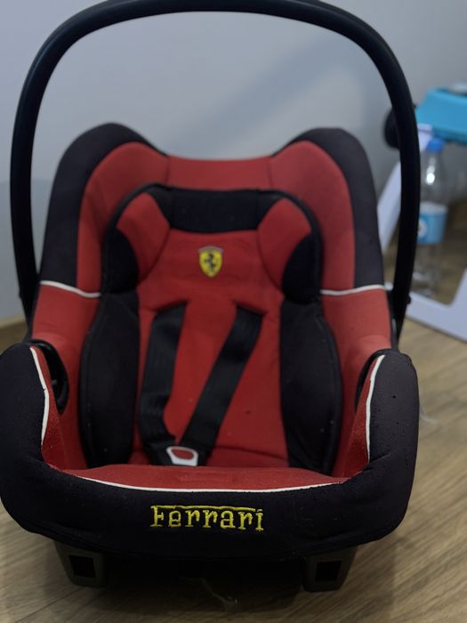 Продам автокрісло Ferrari