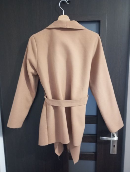 Płaszcz na wiązanie