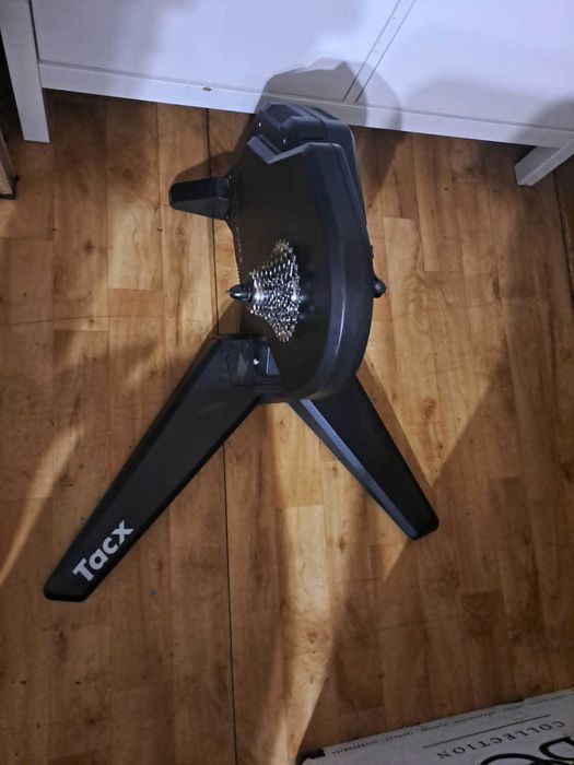 Trenażer rowerowy Garmin Tacx® FLUX S Smart Bluetooth