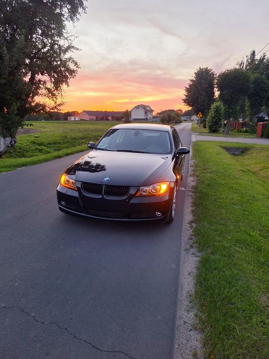 BMW E90 320i  xenon