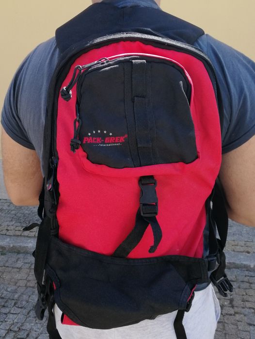 Mochila " Pack-Grek International". Reforçada e compartimentada