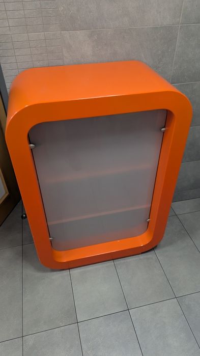 Krzesła IKEA, stolik i kontuar