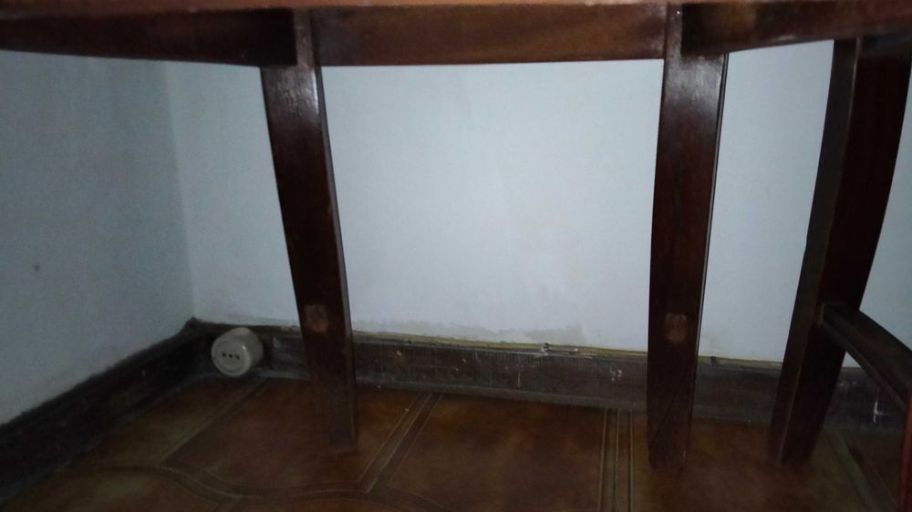 2 Cadeiras de madeira