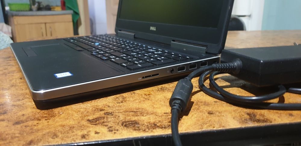 Для работы с графикой/видео DELL Precision 7510_ IPS, Core i7, SSD+HDD