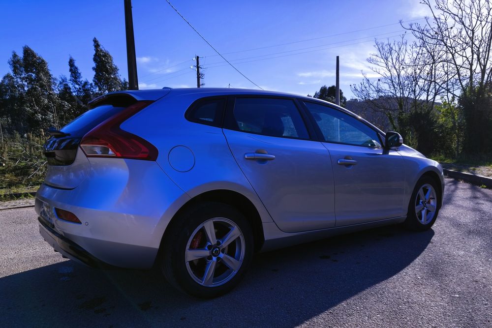 Volvo V40 2.0 D2 Momentum 2016 - Poucos kms