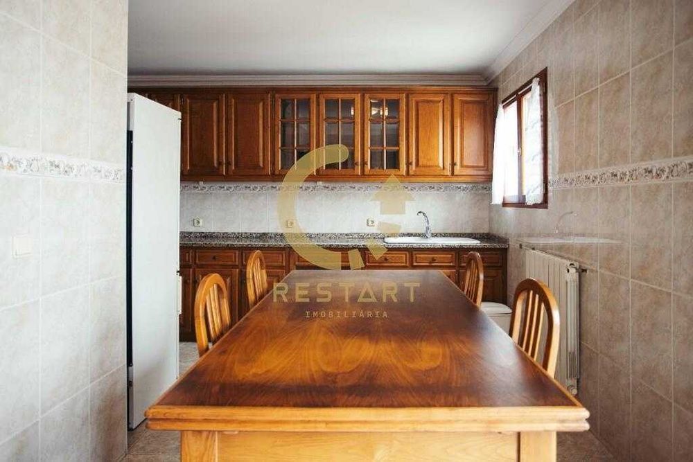 Moradia T3, 3 frentes em Guifões