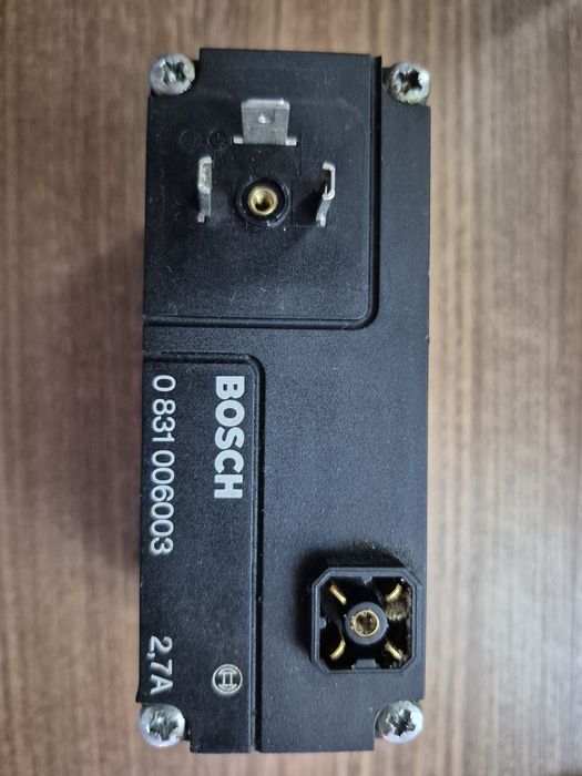 Zawór bosh   elektrozawór 2,7A. 0831