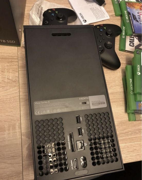 Konsola Xbox Series X + 2 Pady + Gry + Fortnite Roblox Forza Cod GTA
