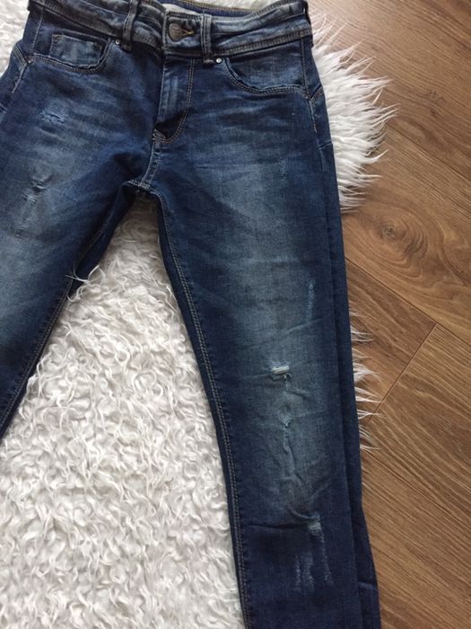 Jeansy push up Bershka 34