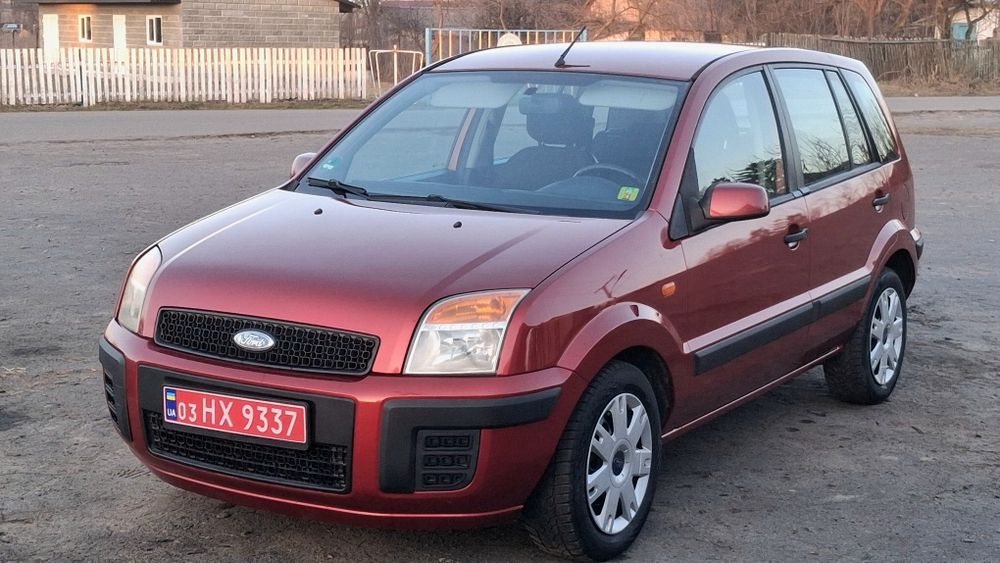 Ford Fusion 1.6 бензин – надійний та економний автомобіль