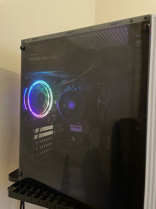 Computador e monitor