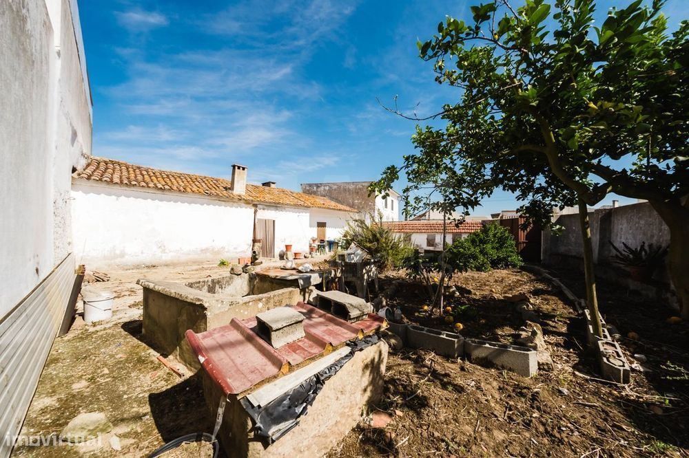 2 Moradias num terreno de 6117m2 | Carvalhal | Bombarral