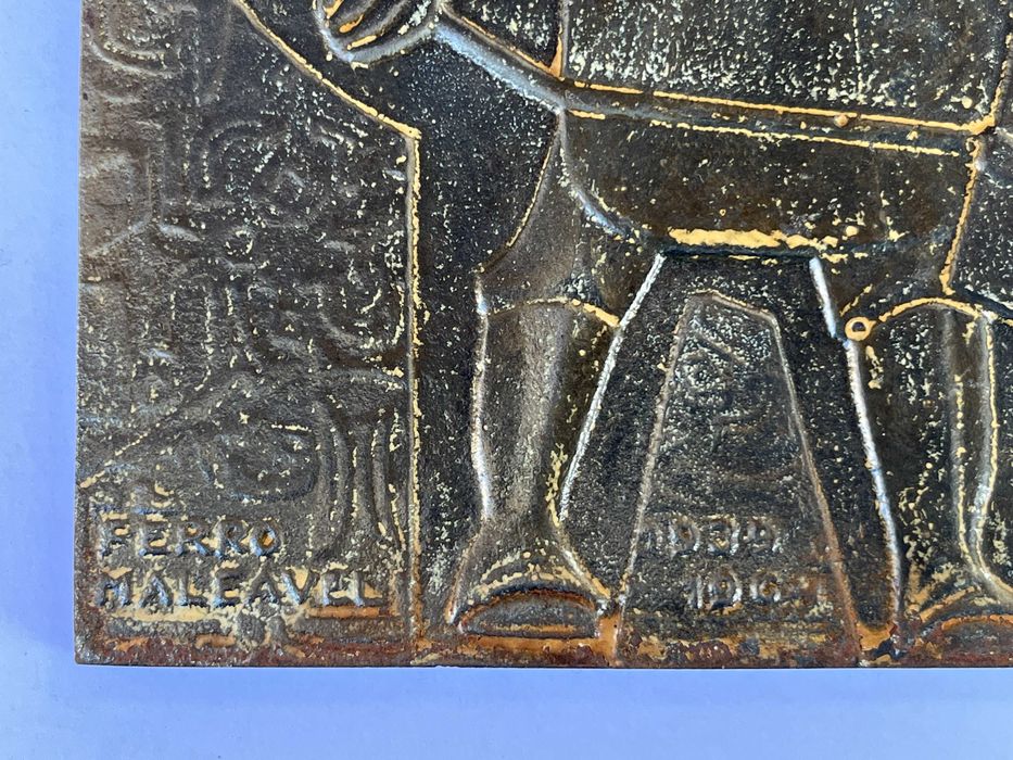 Placa relevada ferro da Metalúrgica Oliveira e Ferreirinhas 1939/1964
