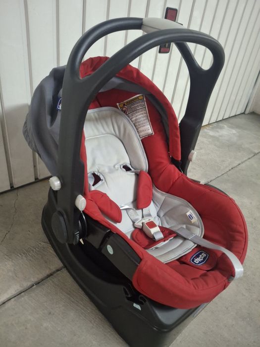Ovo/cadeira Auto Chicco - Compatível com um carrinho de bebé Chicco