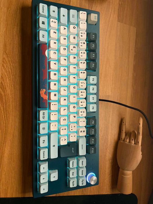 Vendo/troco Teclado Montech Freedom TKL