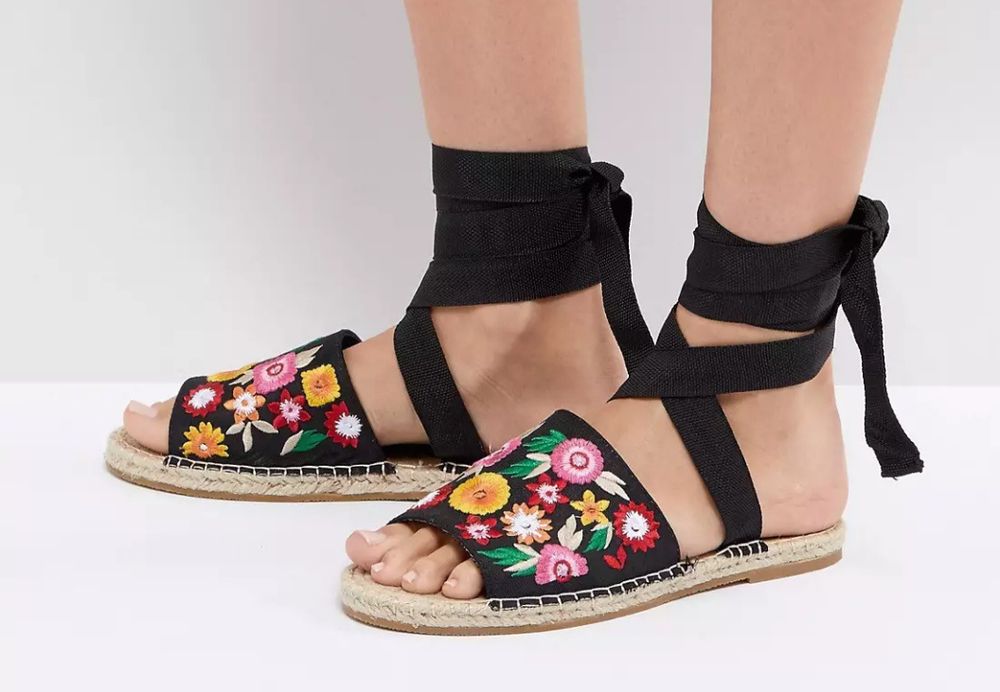 Espadryle wiązane Asos