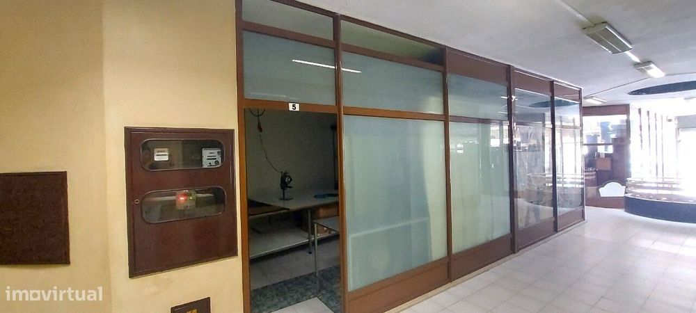 Judicial Sale of a 32 m² Commercial Space in Vila das Aves