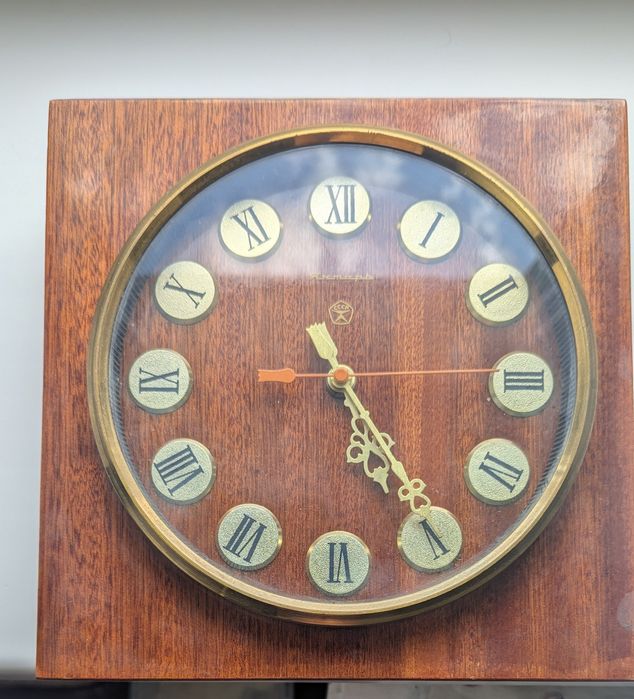 Радянські настінні годинники Янтарь