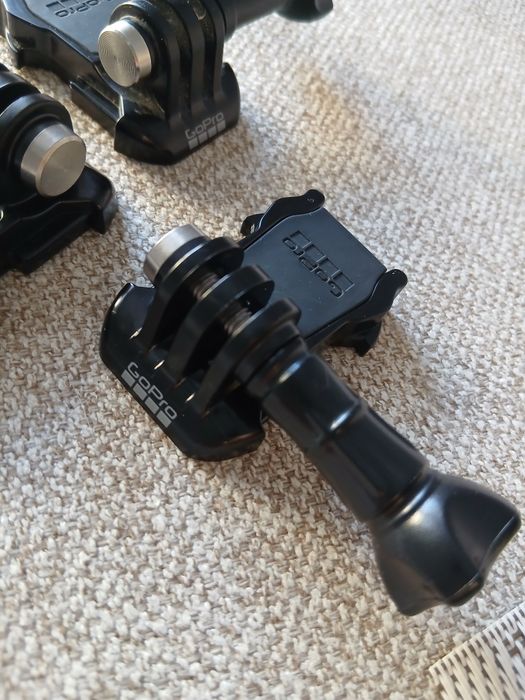 Gopro oryginalne krótkie mocowanie ze śrubą  1 szt