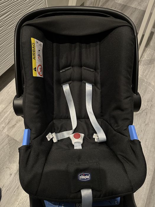 Ovo Chicco Kaily c/ base para automóvel