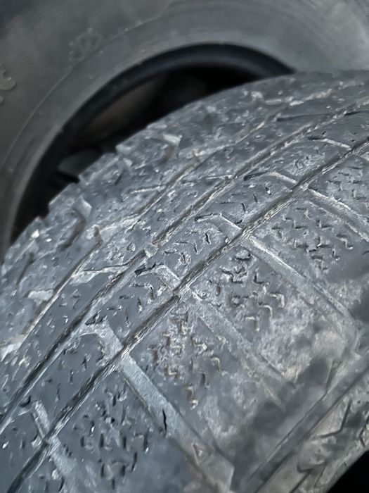 Шини  зимові  Kumho 275/65R17 ,DOT 2413 , залишок протектора 4мм.