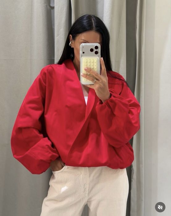 Бомбер Zara червоний куртка