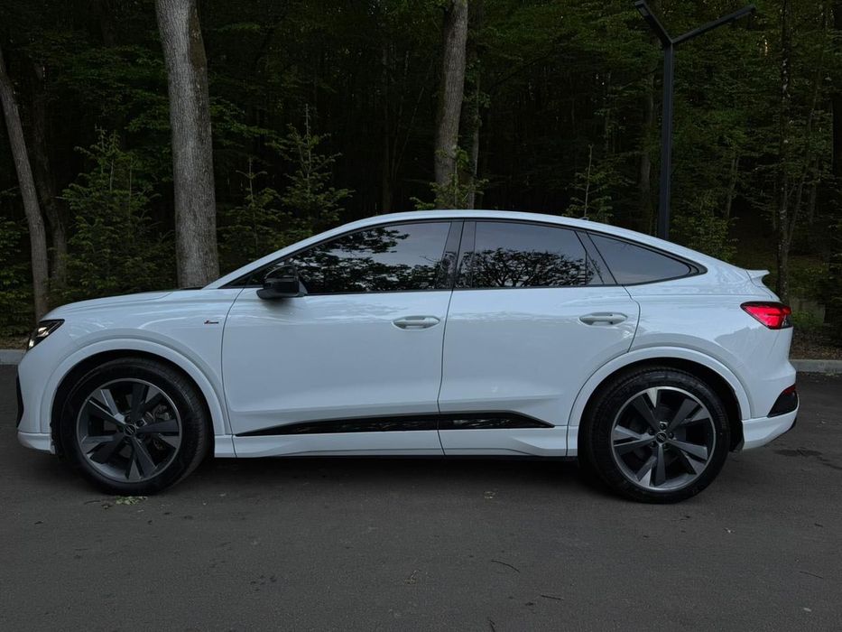 Авто Audi q4 sportback e-tron