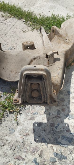 Задня балка Мерседес w126