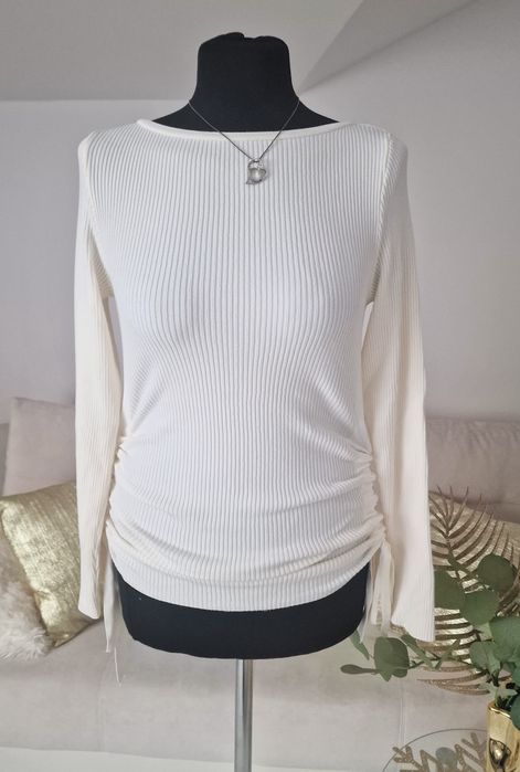 Sweterek ecru"River Island".
