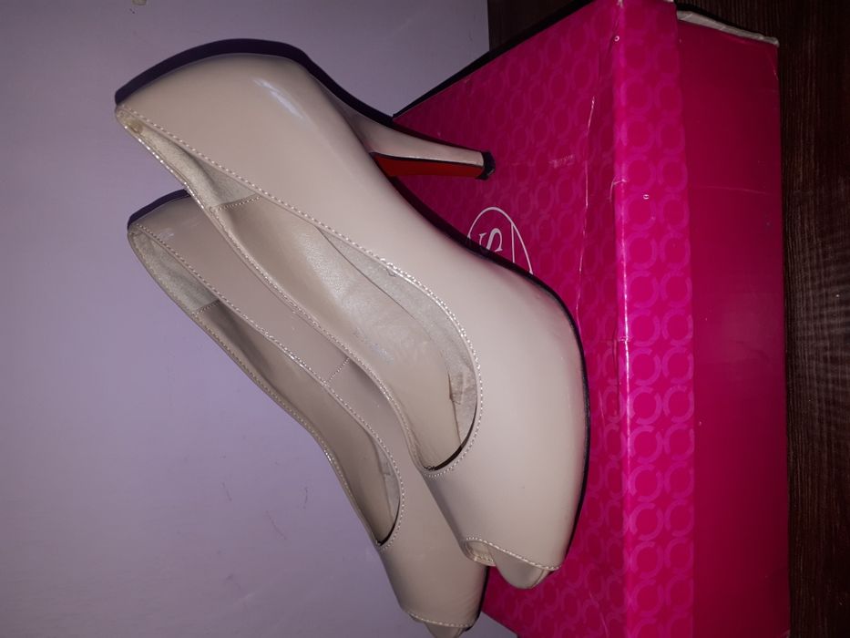 sprzedam buty raz ubrane