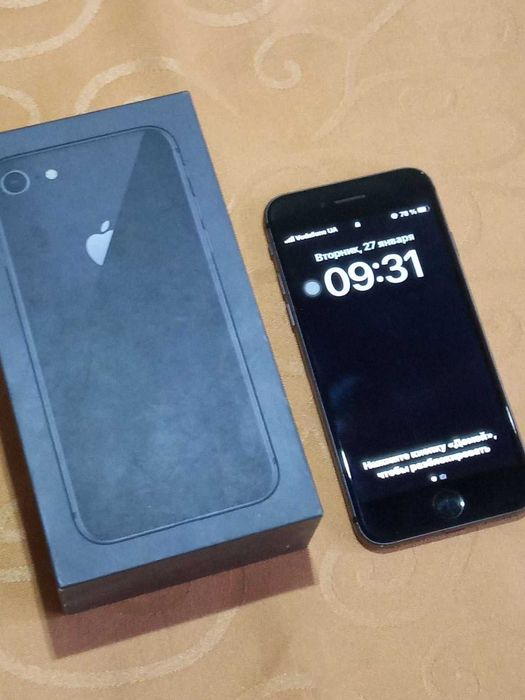 iPhone 8,    64 Гб