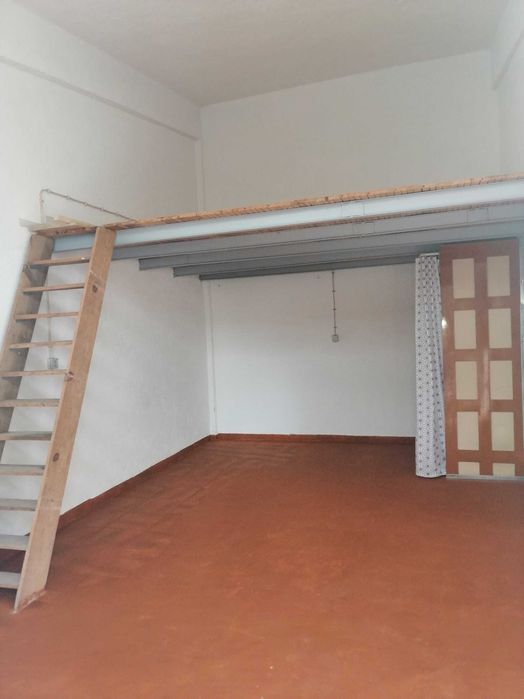 Arrendo a garagem/armazém/arrecadação