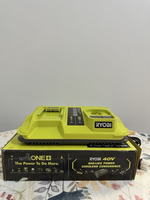 Зарядний пристрій RYOBI ONE+ 40V