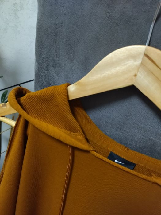 Bluza Nike z odkrytymi ramionami