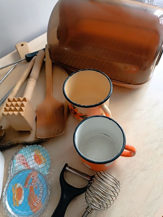 Кухня аксесуари тертка дошка сито ніж відкривачка овочерізки