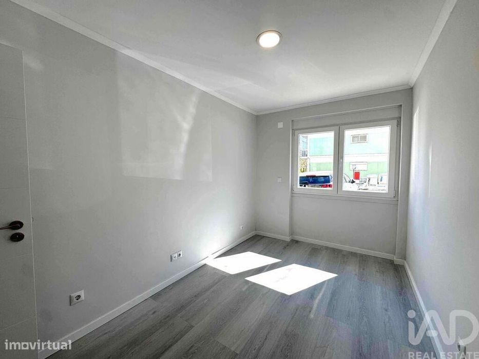 Apartamento T2 em Benfica de 56 m2